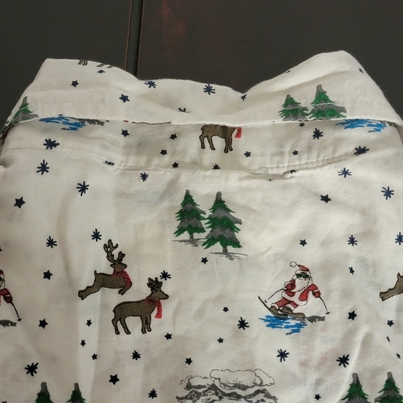 Free Planet Christmas Theme White Button Down Shirt Adult Size Small - Picture 14 of 16